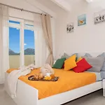 Orange-villetta Con Piscina ,giardino E Parcheggio Διαμέρισμα *