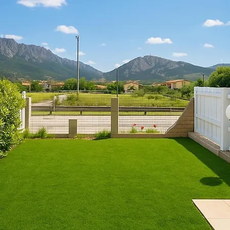 Orange With Pool 公寓